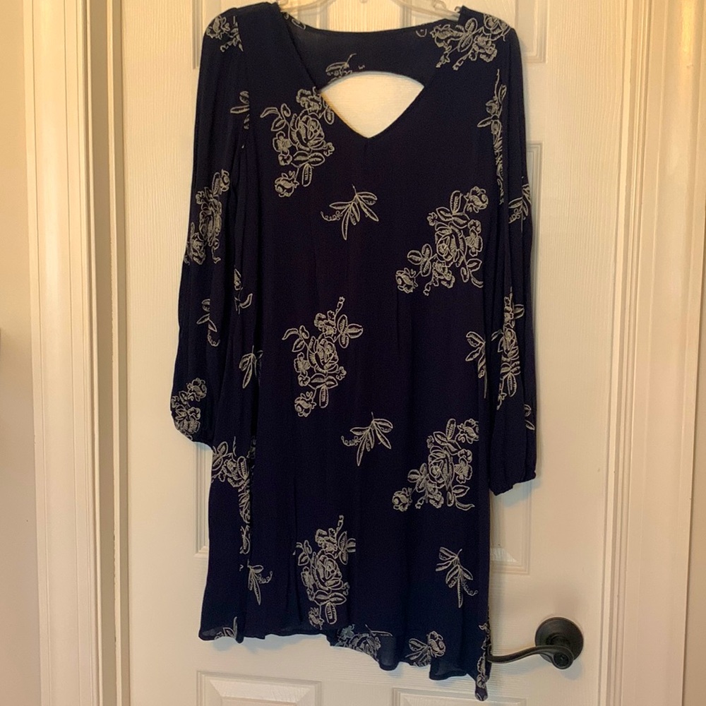 Navy/White Long Sleeve Flowy Embroidered Floral Dress